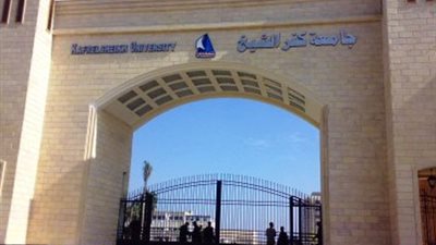 فصل طالب نهائيا لتعدية على 