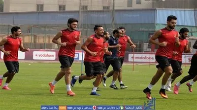 الشعلالي يستعين بالرمال في تدريبات الأهلي 