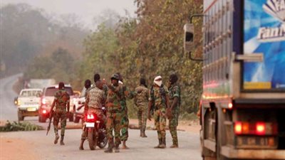 جنود غاضبون يطلقون النار في الهواء بشمال كوت ديفوار