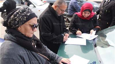 حملة توقيعات لـ