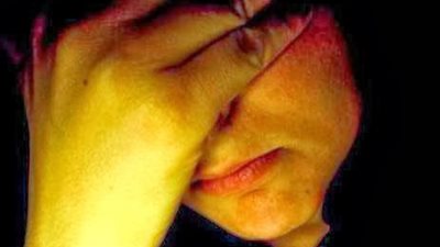 رجل يزني بإمراة متزوجة ويسأل أغرب سؤال (فيديو)