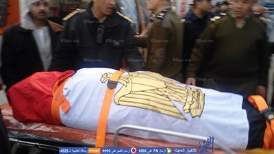 قيادات أسيوط يتقدمون الجنازة العسكرية لشهداء كمين 