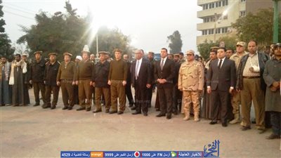 محافظ أسيوط ومدير الأمن يتلقان واجب العزاء في شهداء كمين 