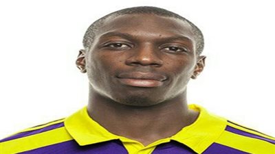 بني ياس يضم السنغالي ميندي