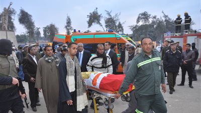 بالأسماء.. إصابة 8 أشخاص إثر انهيار حائط بمقابر شهيد أسيوط