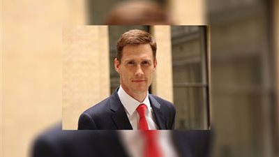 السفير البريطاني بالقاهرة يشجع المنتخب: 