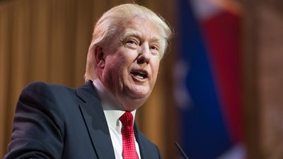 سيدة تقاضي ترامب في نيويورك بتهمة 