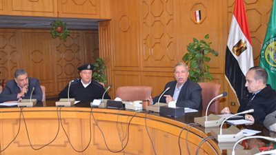 محافظ الإسماعيلية يعتمد إقرار تحديد الحدود الإدارية لقرية الشروق 