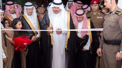 أمير الباحة يدشن فعاليات مهرجان الربيع السابع بالمخواة