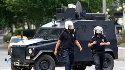 الأمن التركي يعتقل 27 شخصًا للاشتباه في علاقتهم بهجوم إسطنبول