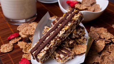 طريقة تحضير مكعبات الشوكولاتة بالكورن فليكس (فيديو) 