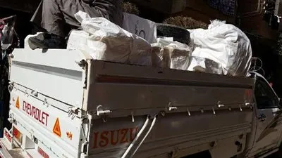 ضبط تاجرين تموينيين لتهريبهما 30 طن سلع للبيع فى السوق السوداء ببني سويف