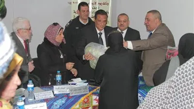 توزيع بطاطين وبلوفرات على مستحقي معاش التضامن الاجتماعي في السيدة زينب