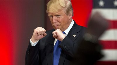 ترامب يدشن رئاسته باحتفالات واحتجاجات وكلمة مدتها 20 دقيقة