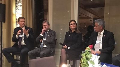 وزيرة التعاون الدولى تعرض برنامج الحكومة المصرية بمنتدى دافوس الاقتصادي