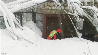 إيطاليا.. العثور على 6 أحياء بفندق ضربه انهيار جليدي