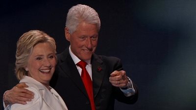 بيل وهيلاري كلينتون يصلان مقر حفل تنصيب ترامب