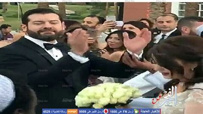 لحظه دخول كندة علوش وعمرو يوسف حفل زفافهما (فيديو)