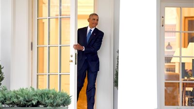 بكوب شاي.. أوباما يودع البيت الأبيض (صور)