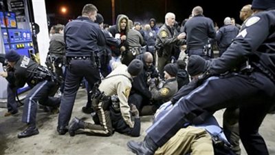 اشتباكات بين المتظاهرين وقوات الأمن بالقرب من البيت الأبيض (فيديو)