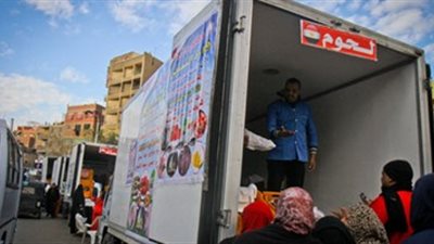 مجلس مدينة بالشرقية: ضبط سيارة تحمل لافتة تحيا مصر تبيع لحوم مجهولة المصدر (فيديو)