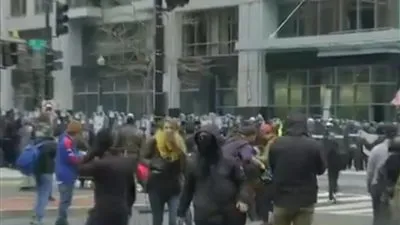 عاجل .. إصابة شرطيين في أعمال شغب بواشنطن عقب تنصيب ترامب