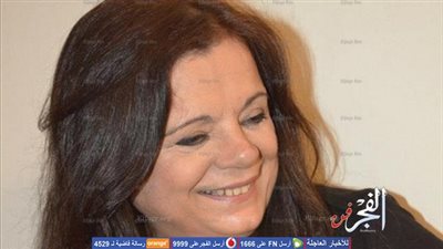 نادية شكرى: 