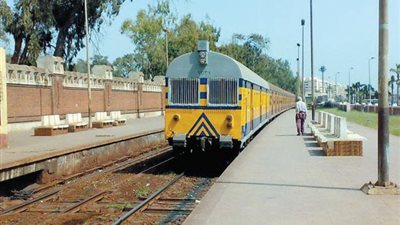 ضعف الركاب يدفع  سكك حديد مصر إلى تخفيض سعر تذكرة قطار 