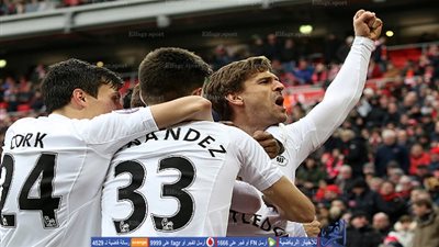 سوانزي يهزم ليفربول 3-2 لأول مرة ويشعل صراع الدوري الإنجليزي