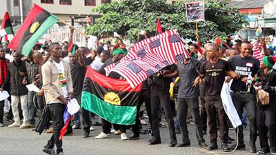 مصرع 20 واختفاء 200 في اشتباكات بين أنصار ترامب والشرطة النيجيرية