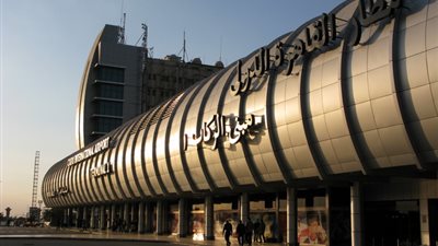 أزمة داخل استراحة كبار الزوار في مطار القاهرة بسبب السفير الإسرائيلي 