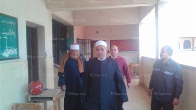 وكيل المنطقة الأزهرية بالدقهلية يلغى ندب رئيس لجنه خلال تفقده امتحانات الشهادة الاعدادية (صور)