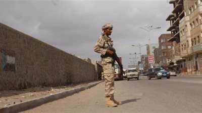 اليمن: القاعدة تفجر مركز شرطة شرق عدن