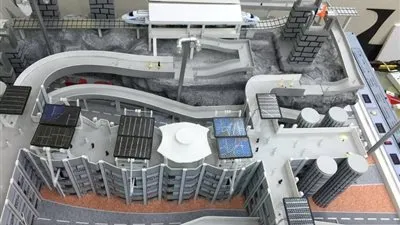 طالبان سعوديان يوفران الكهرباء في جسر الجمرات بـ