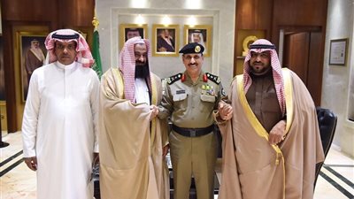 بأمر ولي العهد.. مدير الأمن العام يكرم مواطنيْن تعاونا مع الأمن العام