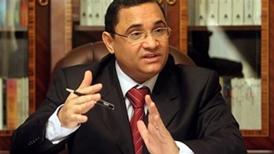 عبدالرحيم علي يخترق قناة 