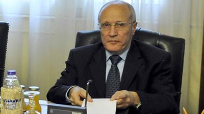 وزير الإنتاج الحربي: جار تصنيع 700 عربة قطار محلي وإقامة مصانع للسرنجات والأمصال وألبان الأطفال