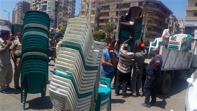 حملة لرفع الاشغالات بالزمالك تغلق عدد من الكافيهات