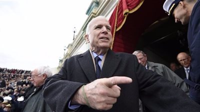 ماكين يقترح تمويلًا عسكريًا بمليارات الدولارات في المحيط الهادي