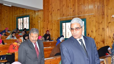 رئيس جامعة جنوب الوادي: هدوء بلجان الامتحانات والأسئلة في متناول الجميع