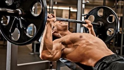 معدلات رفع الوزن المناسبة لبناء عضلات الصدر