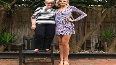 سيدة تسعى إلى دخول 