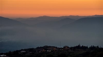 دولة تهدي جارتها 