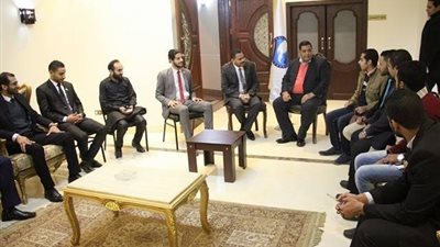 برلمان شباب القاهرة يعقد ثاني جلساته الحوارية مع رئيس 