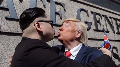 شبيهان لدونالد ترامب وكيم جونغ أون يثيران ضجة في هونغ كونغ