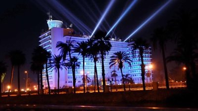 الإسماعيلية اليوم.. قائد الجيش الثاني يضع أكاليل من الزهور على النصب التذكاري لشهداء الشرطة