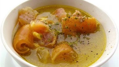 طريقة سهلة لعمل شوربة الكوارع.. تعرفي عليها !