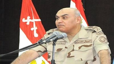 وزير الدفاع يلتقي رئيس الأركان الفرنسي بحضور نظيره المصري