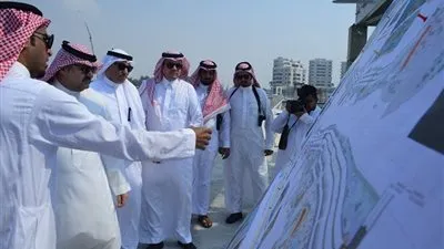 محافظ جدة يقف على مشروع تطوير الكورنيش الشمالي