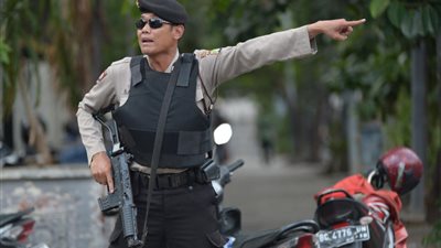 استجواب مسؤول إندونيسي سابق للاشتباه في صلته بتنظيم 